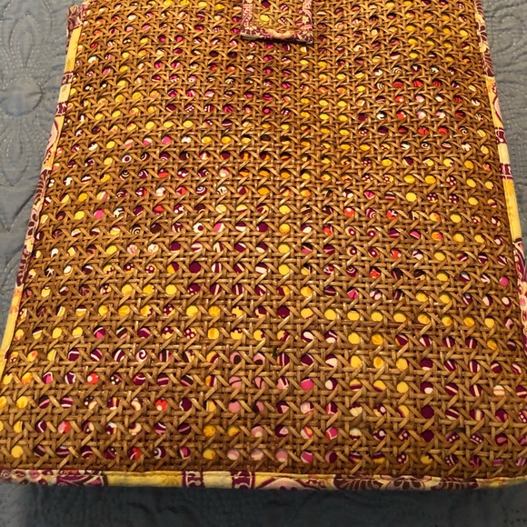 Vera Bradley rattan tote w/clutch - Picture 4 of 8
